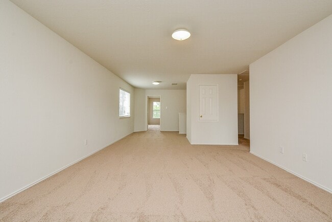 Building Photo - 18326 Thicket Grove Rd