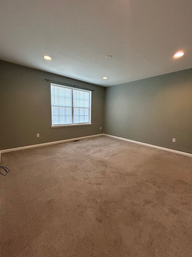 Building Photo - 106 Sirius Dr