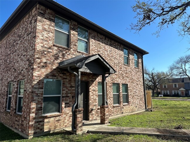 Primary Photo - 4803 Forest Ct
