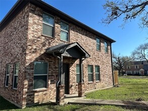 Building Photo - 4803 Forest Ct