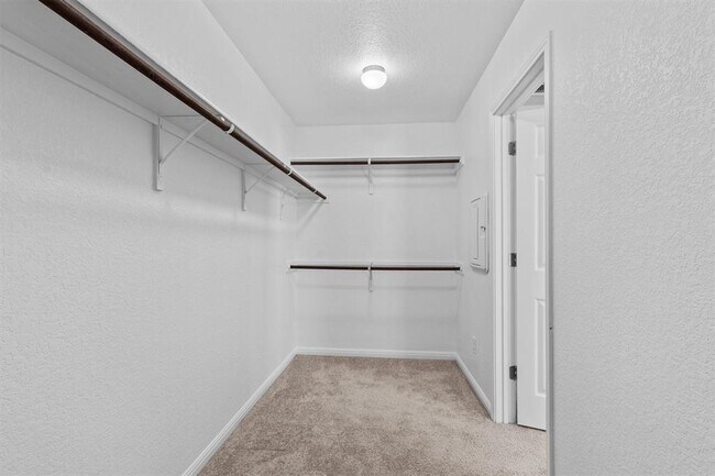 Building Photo - 520 Betty Ann Wy