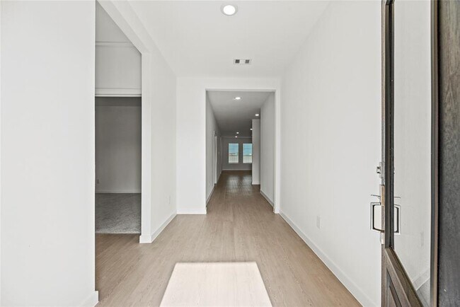 Building Photo - 16515 Mesquite Fld Dr