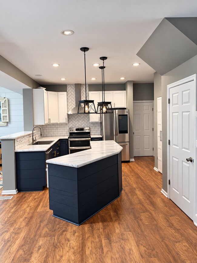 Building Photo - 6 Gallant Fox Lane