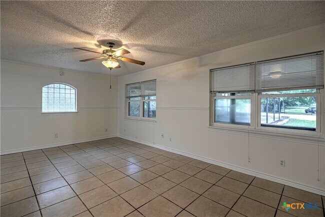 Building Photo - 7370 Nolan Bluff Rd
