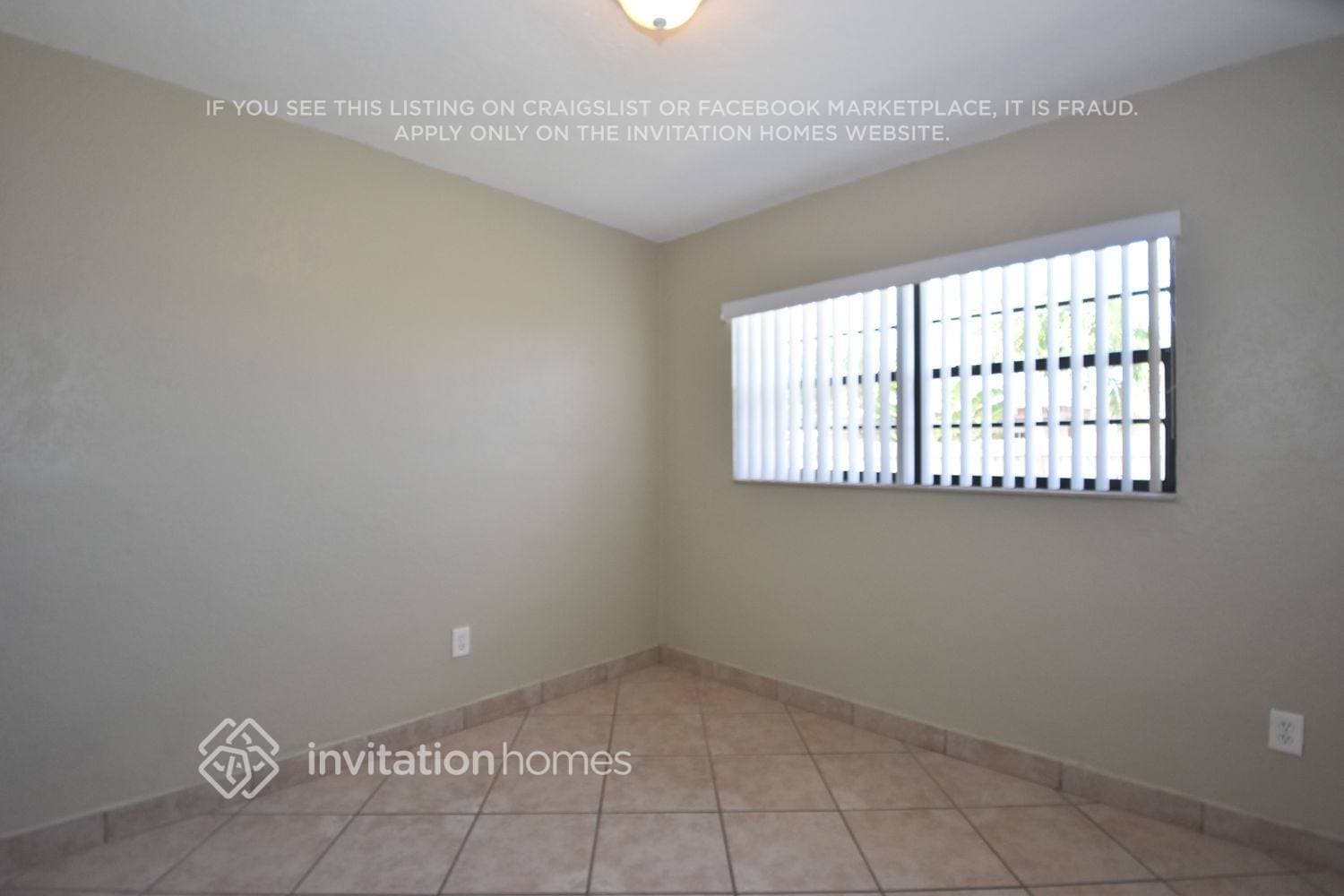 Building Photo - 4511 SW 102nd Pl