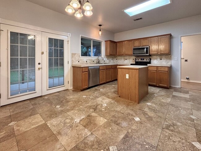 Building Photo - Beautiful 4 Bedroom Home in Gated Community!