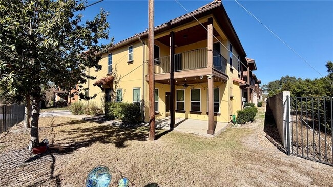 Building Photo - 12300 Terraza Cir