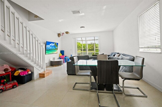 Building Photo - 3676 San Simeon Cir