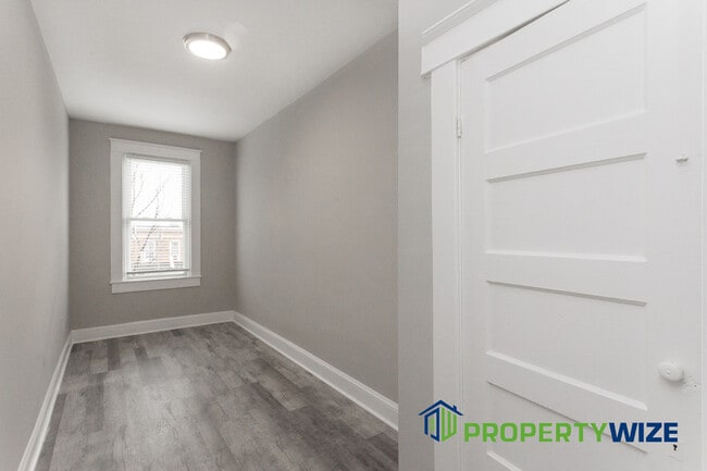 Building Photo - 1814 E 30th St