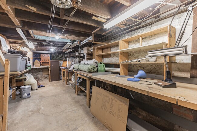 Building Photo - 3 W 1st Ave