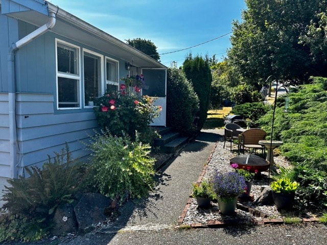 Building Photo - 4226 27th Ave W
