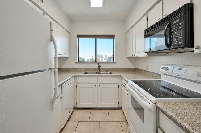 Building Photo - Two bedroom, two bathroom in fountain hills