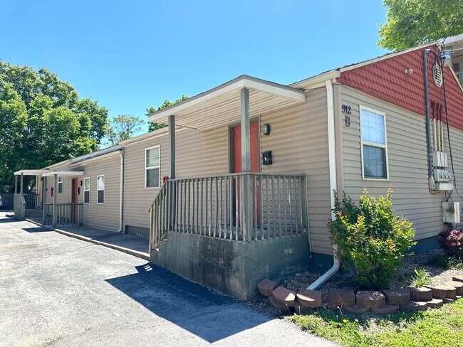 Building Photo - S0101-MF3-E1