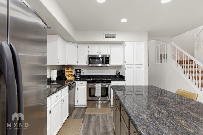 Building Photo - 3808 N Sawtooth Cir