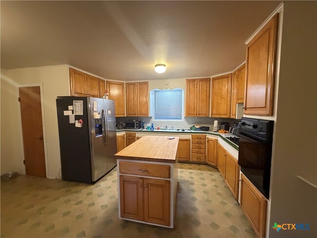 Building Photo - 726 Encino Dr