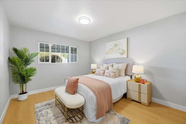 Building Photo - 4564 San Juan Ave