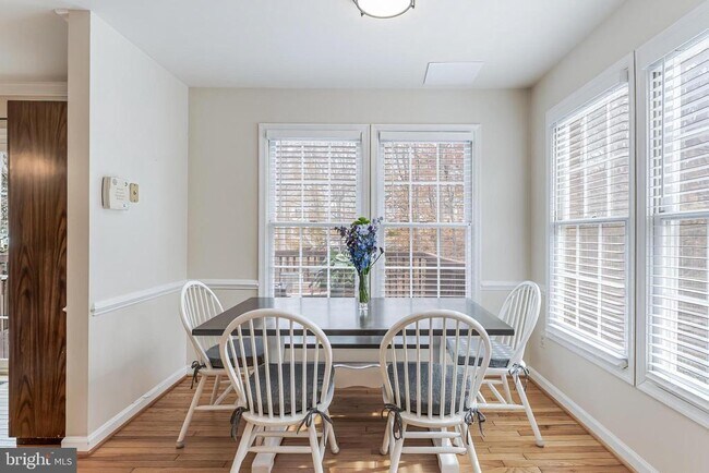 Building Photo - 12165 Abbey Glen Ct