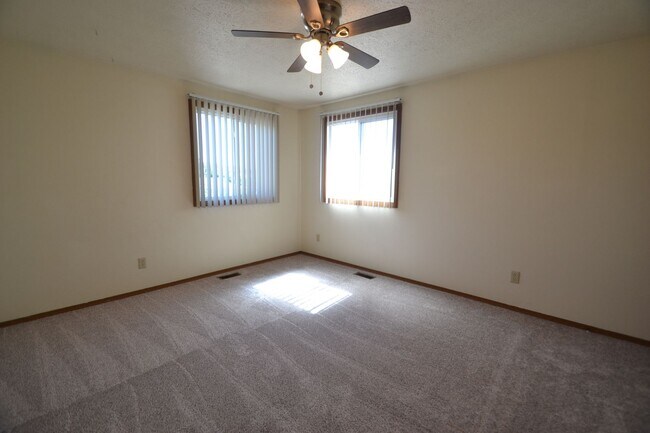 Building Photo - 2220 Piros Dr