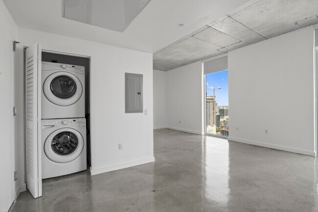 Building Photo - 151 SE 1st St