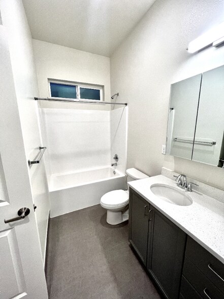 Building Photo - 2330 Yakima Ct