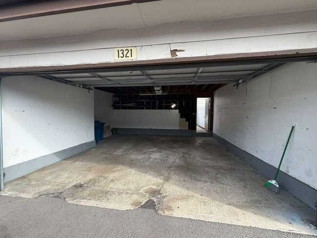 Building Photo - 1321 Court O