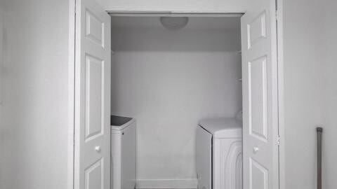 Building Photo - 4186 SW 48th Ct