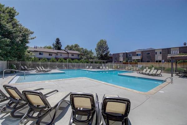 Building Photo - 1505 Bradley Dr