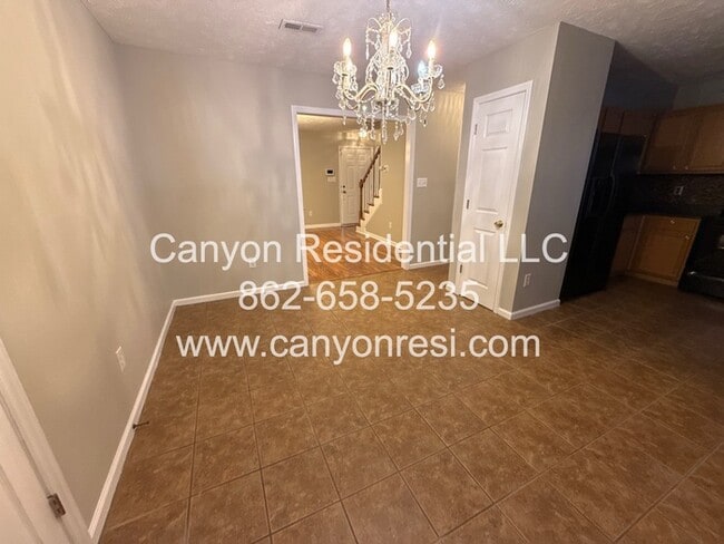 Building Photo - Beautiful home with 3 bedrooms!