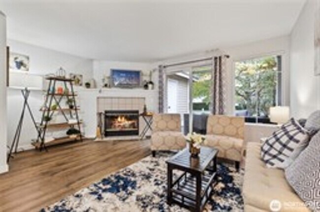 Building Photo - 2Bd/2.5Ba Kent Condo