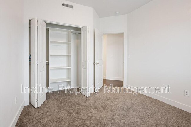 Building Photo - 1389 Northfield Rd