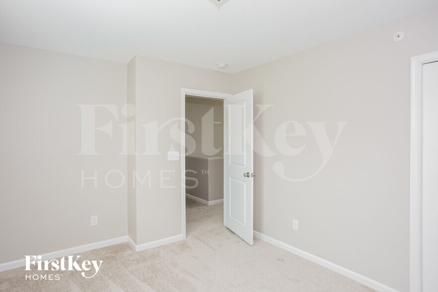 Building Photo - 2397 Willow Pond Ln SE