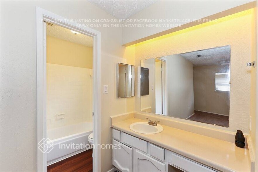 Building Photo - 5826 Walnutgate Dr