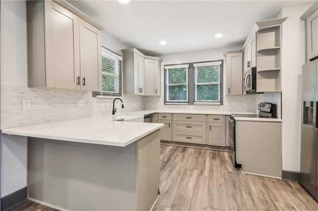 Building Photo - 1393 Westview Dr SW