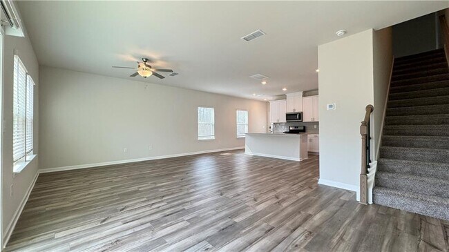 Building Photo - 151 Cedar Ln