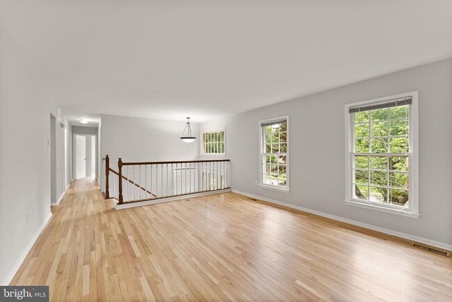 Building Photo - 2660 Oakton Glen Dr