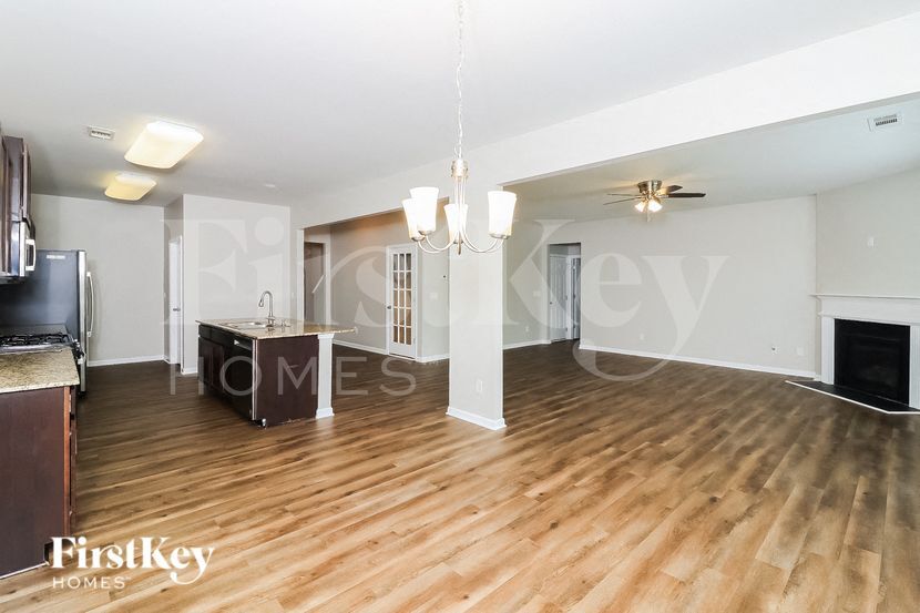 Building Photo - 106 Woodbridge Trl