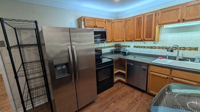 Building Photo - 2 bedroom 1 bath home near Lake Julian in Arden, convenient location, Year-long lease $1600 a month.