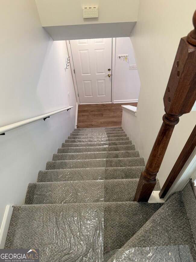 Building Photo - 160 2nd St