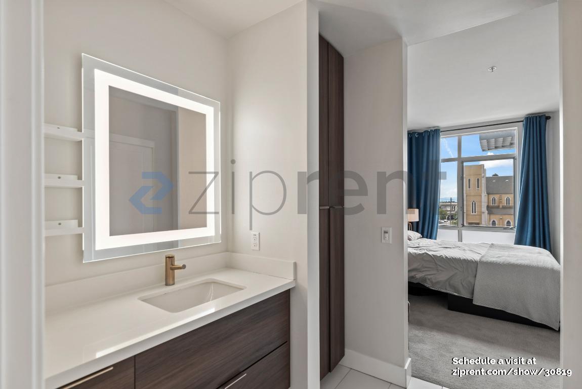 Building Photo - 901 Jefferson St