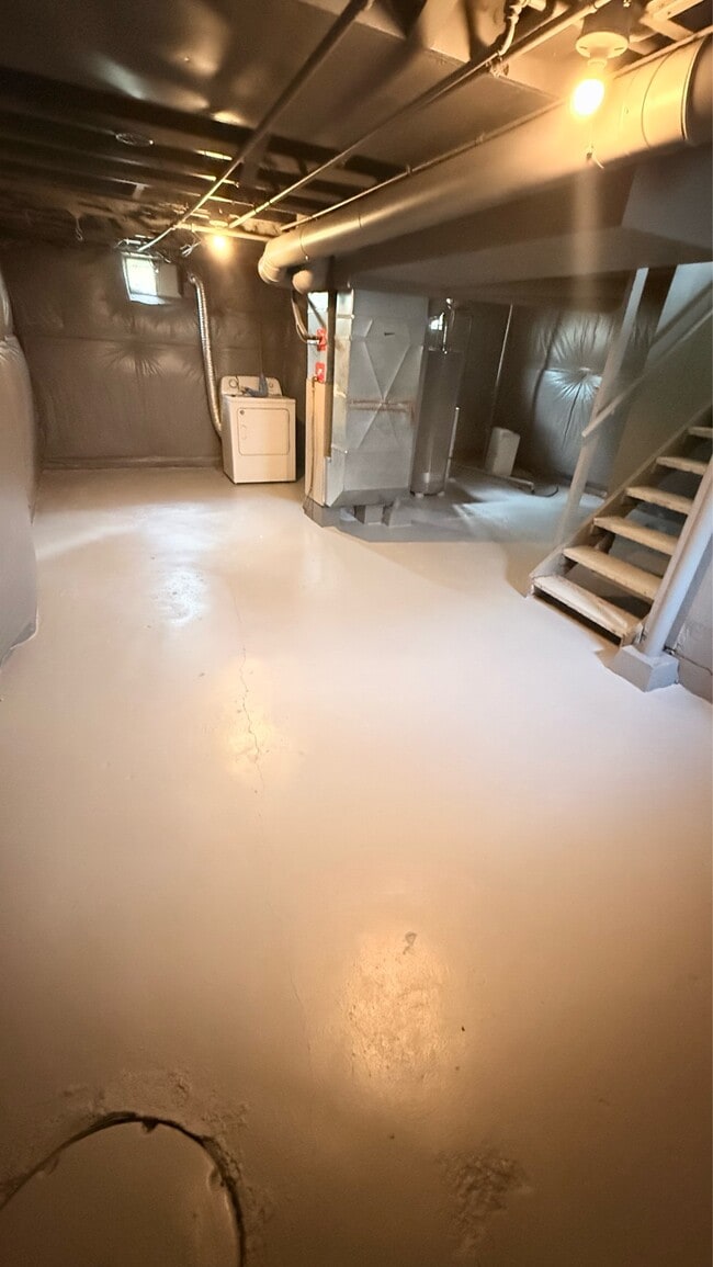 Building Photo - 428 3rd St