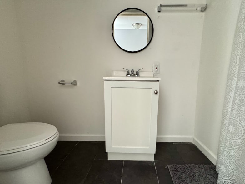 Building Photo - 5284 Devonshire Rd