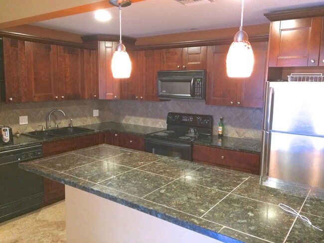 Building Photo - Cedar Wood Villas
