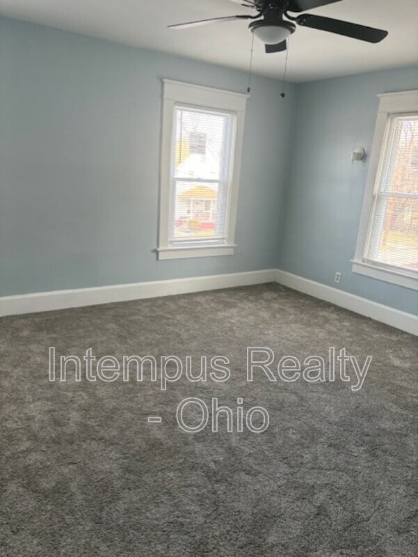 Building Photo - 306 Maplewood Ave