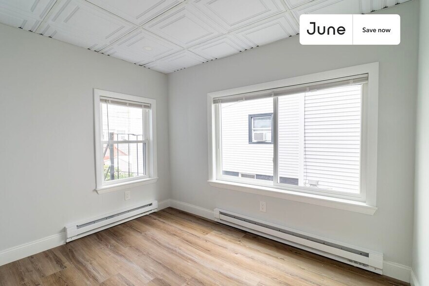 Building Photo - 102 Cross St