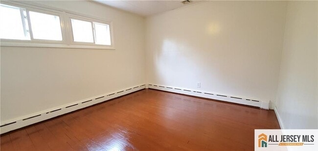 Building Photo - 40 Beverly Ave