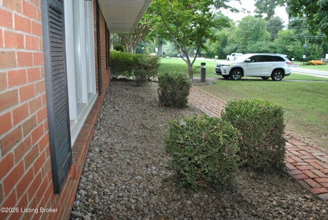Building Photo - 2706 Lime Kiln Ln