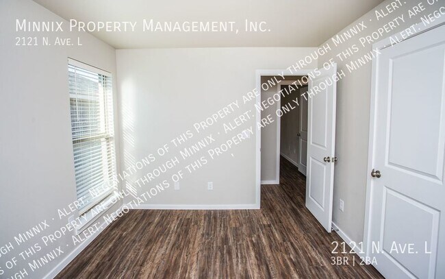 Building Photo - 2121 N. Ave L