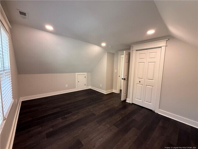 Building Photo - 1610 N Stonegate Dr