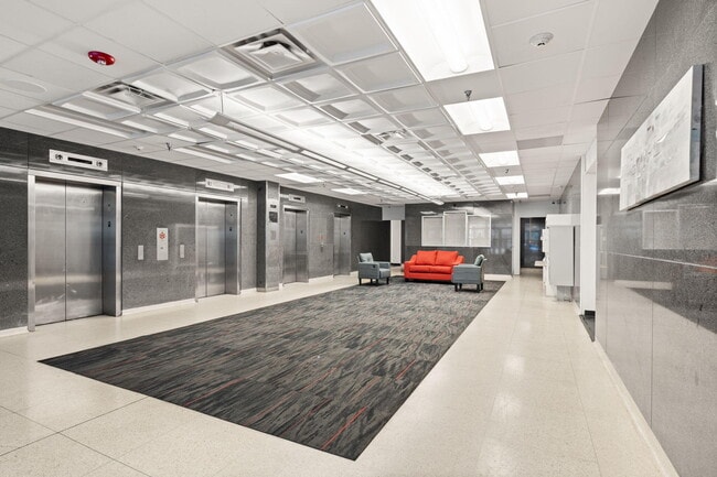 Building Photo - 517 Gold Ave SW