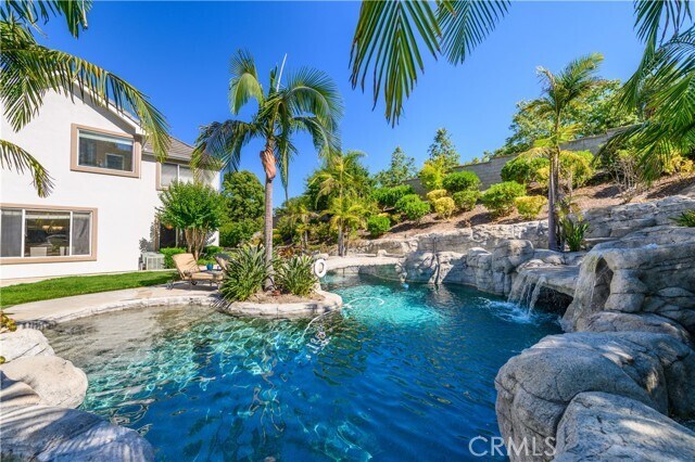 Building Photo - 21 Bent Oak